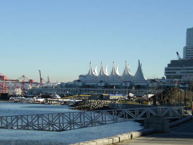 カナダ・プレイス（canada place）の外観